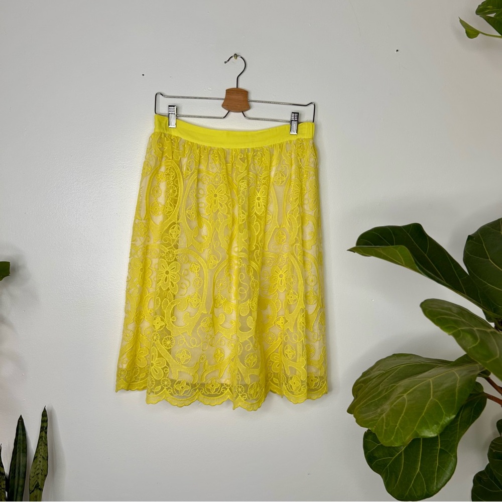 Lucy Bright Yellow Lace Skirt - Picture 4 of 5